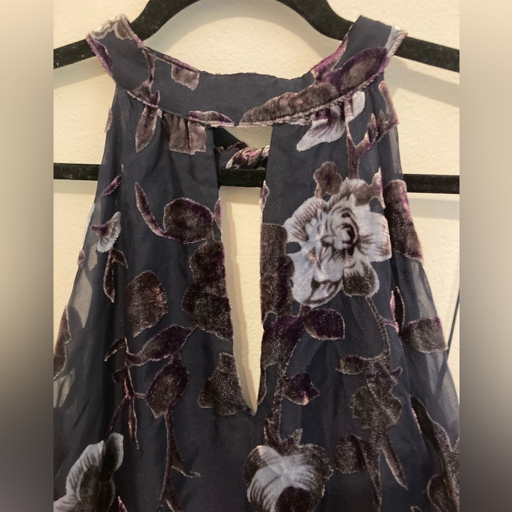 ASTR Revolve Velvet‎ Halter Top - Picture 3 of 7